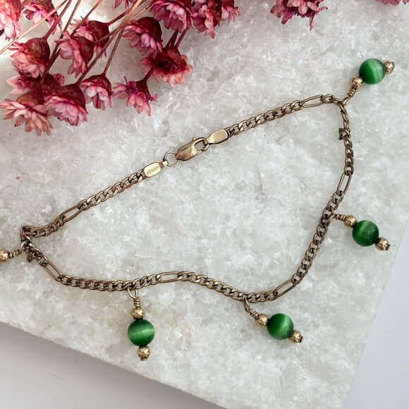 Vintage Jewelry - Green Stone 14k Gold Filled Vintage Figaro Style Chain Charm Bracelet  - 7.75"